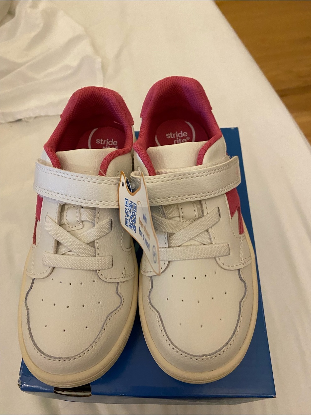 NWT stride rite brand girls sneakers size 13w